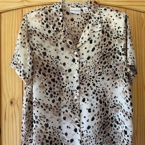 Alfred Dunner 16. Short sleeve. Animal print. Blouse.